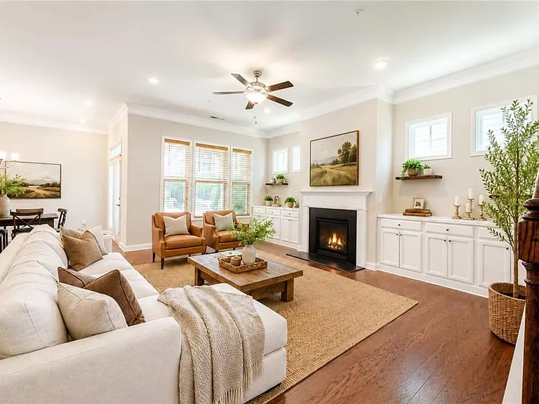 165 Mansfield Dr — Photo 5