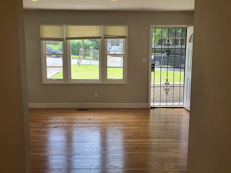 3236 Renault Rd SE — Photo 7