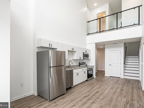 2nd image of 915 N Broad St #611