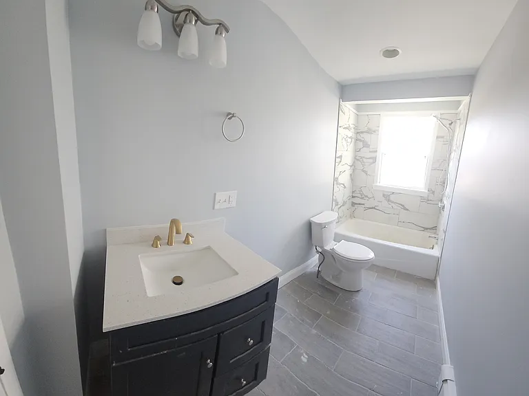 48-50 Pembroke Ave #1 — Photo 7