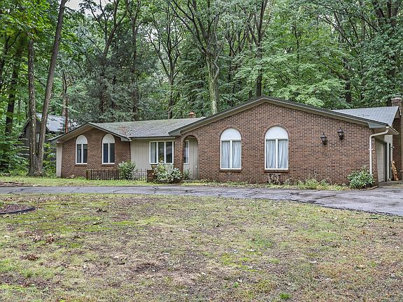 3rd image of 134 Oakwood Ave