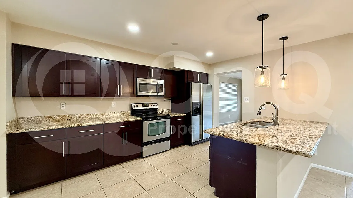 4 bed, 2.0 bath, 2064 sqft, $2,599 — Photo 3