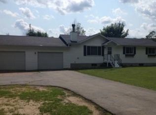 3163 1st Ct, Oxford, WI 53952