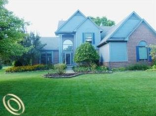 7184 Ilanaway Dr, West Bloomfield, MI