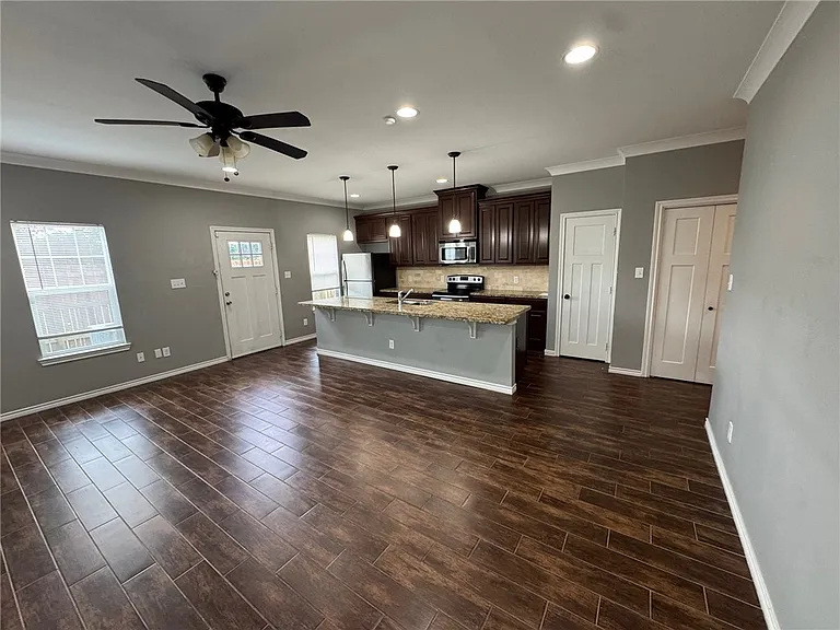 1104 Oney Hervey Dr — Photo 3