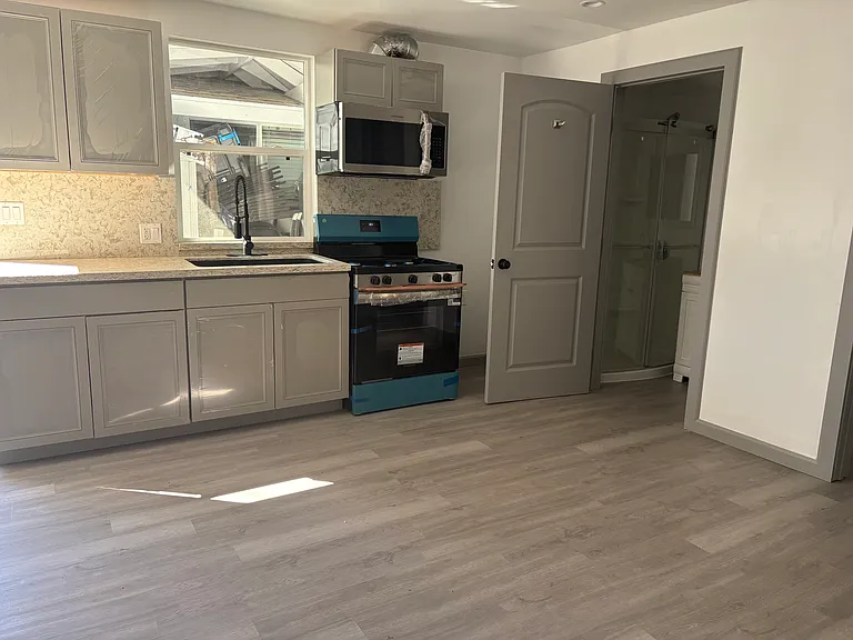 8003 N Tampa Ave — Photo 1