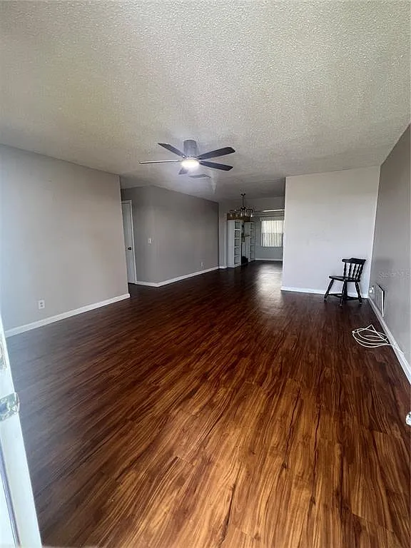 2 bed, 2.0 bath, 1431 sqft, $2,500 — Photo 2