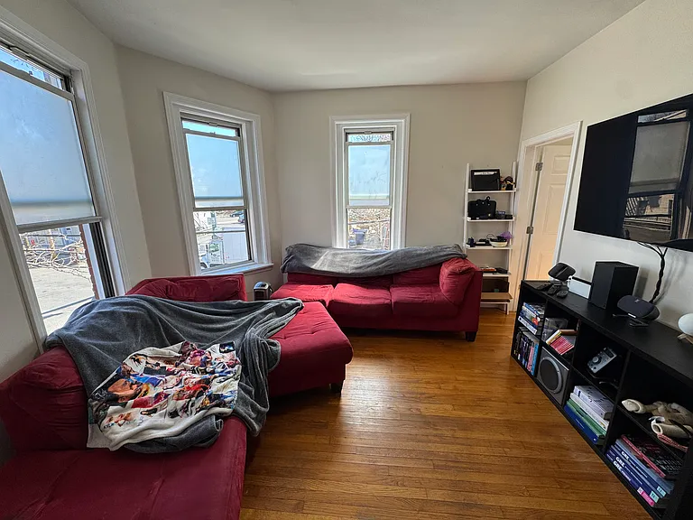 980 State St #2R — Photo 4