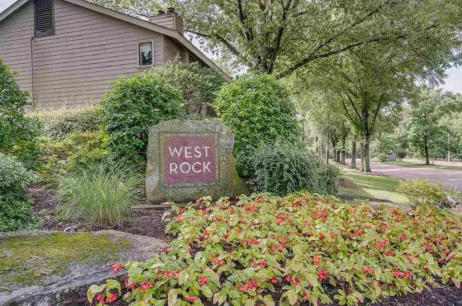 3 bed, 2.5 bath, 1550 sqft, $2,450 — Photo 3
