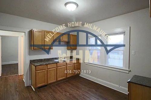 221 W Ring St Photo 1