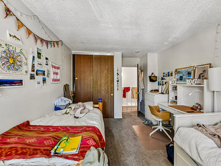 Viking Apartments — Photo 17