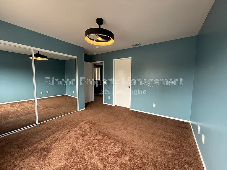 1540 Pyramid Ave — Photo 12