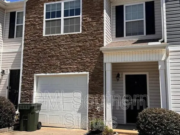 31 Moorlyn Ln, Greer, SC 29650