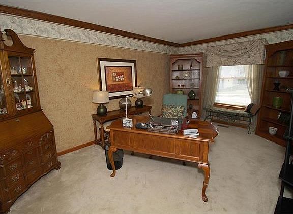 2nd image of 2779 Bloomfield Dr