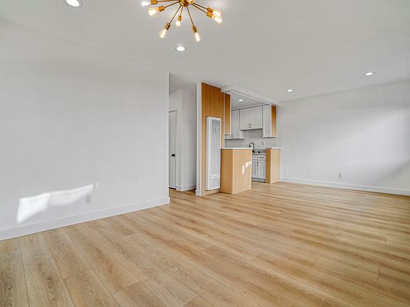 4th image of 1534 Euclid St #8