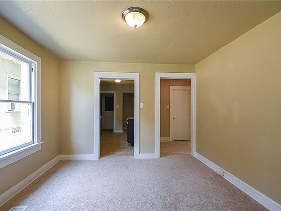 5th image of 1007 Marion Ave