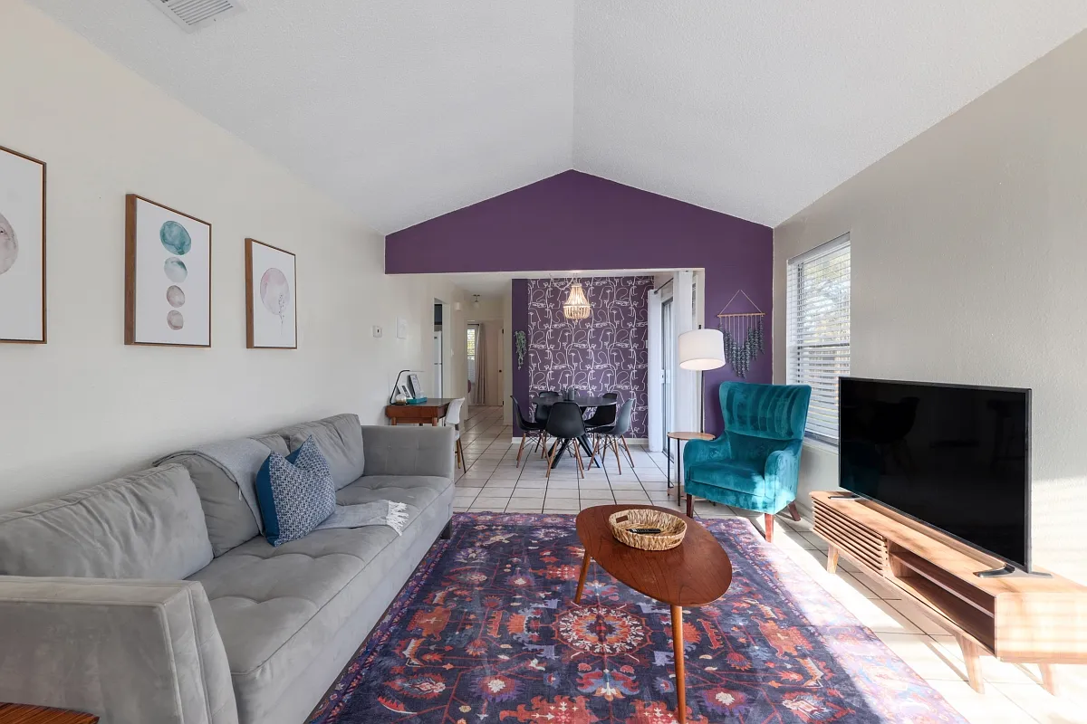 2 bed, 708 sqft, $3,200 — Photo 1