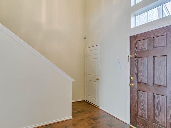 5th image of 2913 Fountain Brook Ct