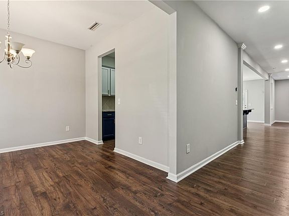 4th image of 4442 Wedge Dr