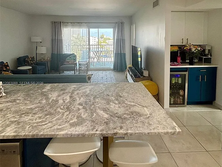 720 Bayshore Dr #604 — Photo 4