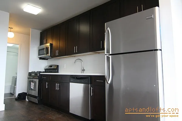 Rented by aptsandlofts.com | media 15