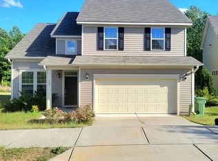 909 Stable Fern Dr, Fuquay Varina, NC 27526