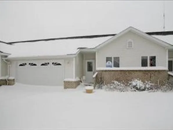 1598 Parker Dr, Wayland, MI 49348