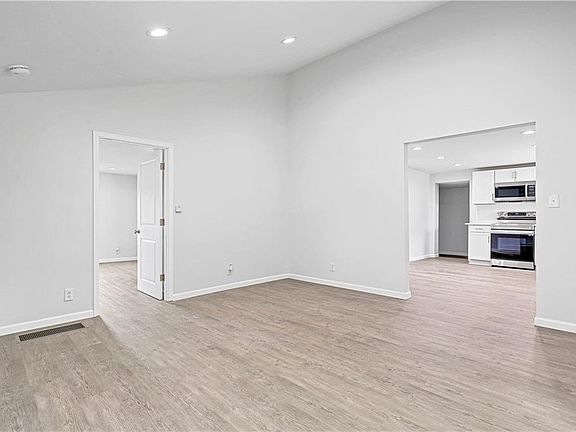 3rd image of 2530 S 42nd St