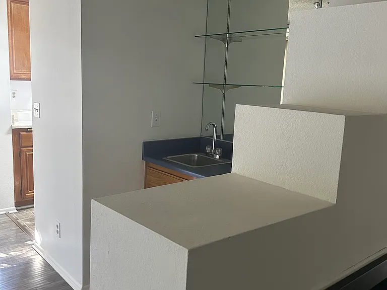12701 Moorpark St #107 — Photo 7