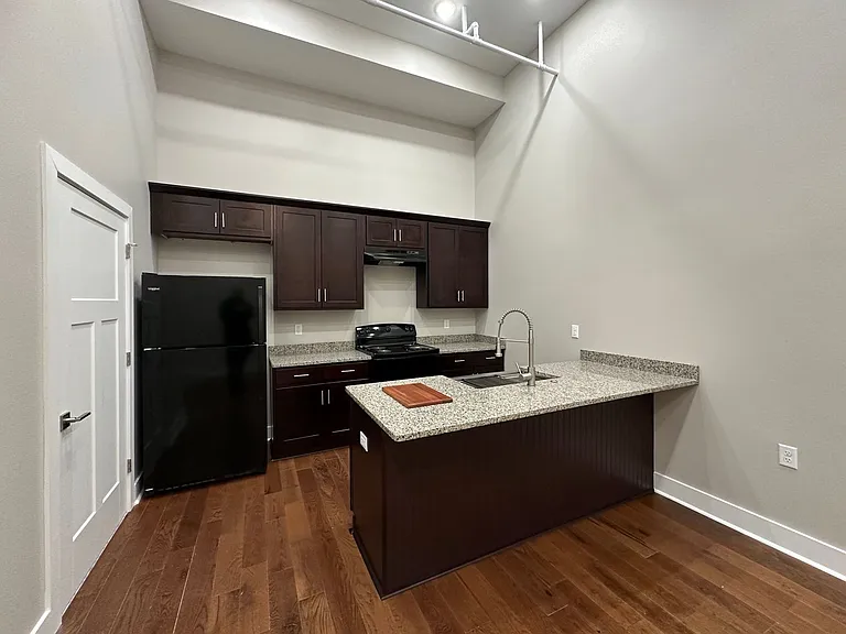151 W Main St #2 — Photo 3