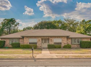 2710 Whispering Trail Cir, Pantego, TX 76013