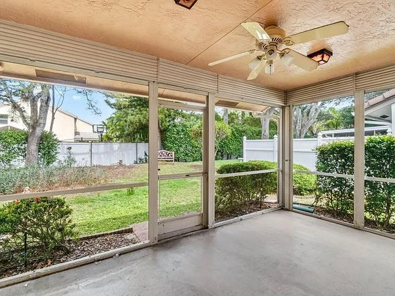10001 Country Brook Rd — Photo 17