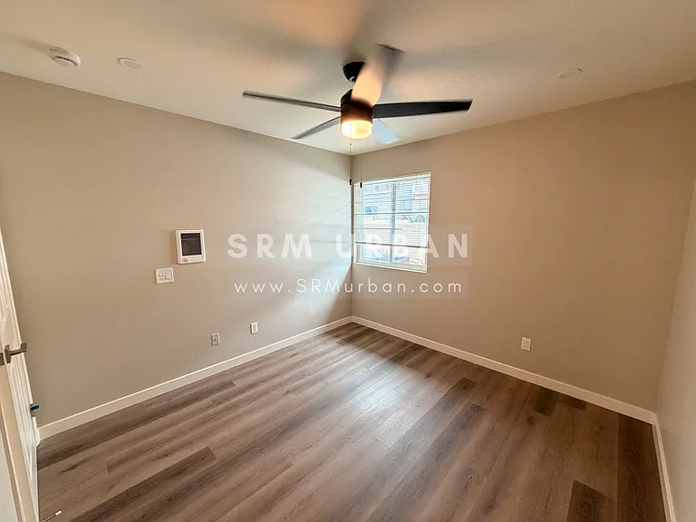 959 Vine St #14 — Photo 14