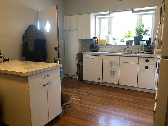 4th image of 1101 W Pratt Blvd APT 3W