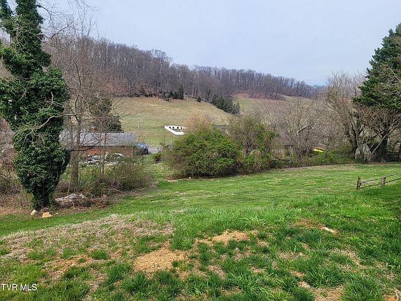 5th image of 428 Merman Rd