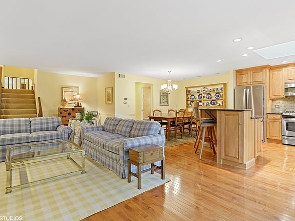 5th image of 1720 Wildberry Dr #A