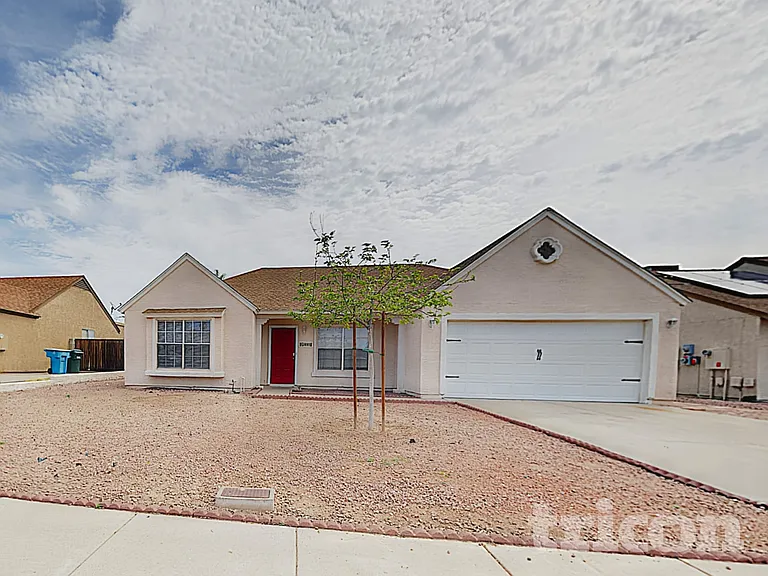18815 N 45th Dr — Photo 1