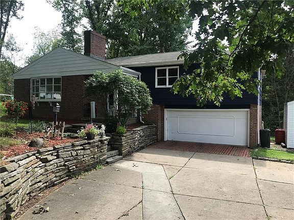 3rd image of 11 Woodbine Dr