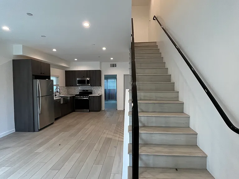 246 N Dillon St #246 — Photo 4