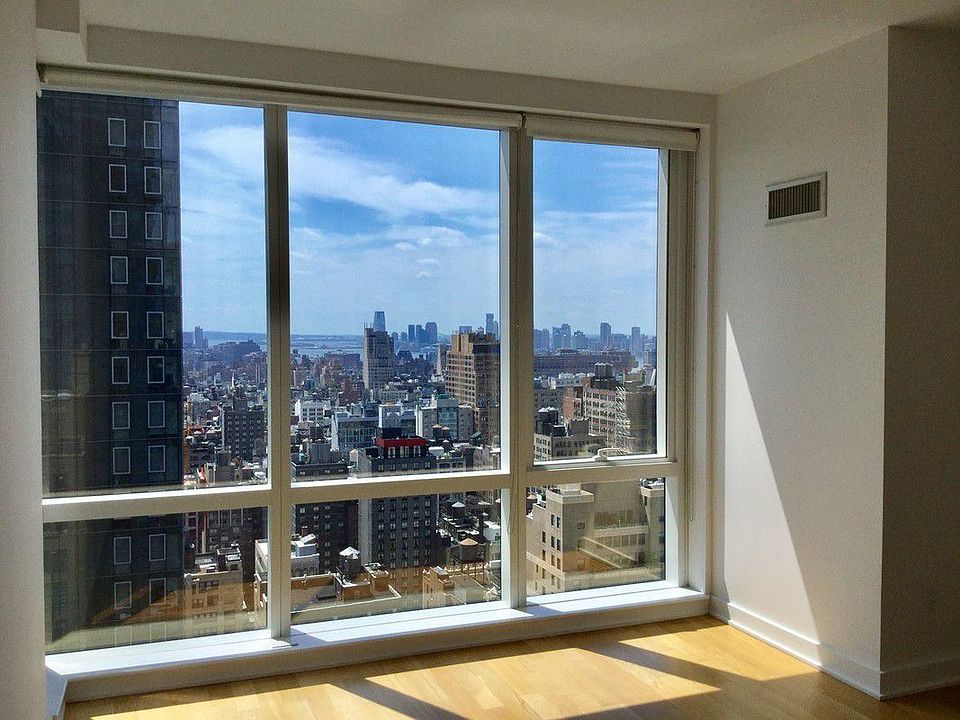 2nd image of 885 6th Ave APT 36H
