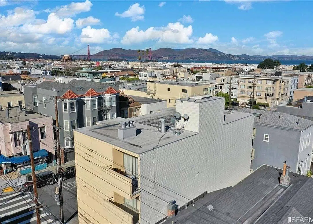 2 bed, 900 sqft, $5,800 — Photo 1