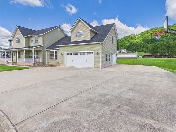2nd image of 32 Diamond Dr