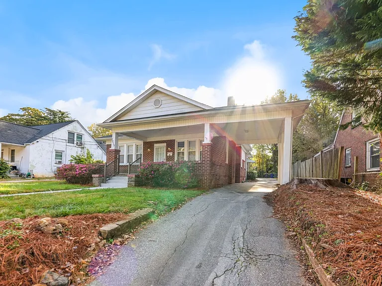 1015 S Hawthorne Rd — Photo 19