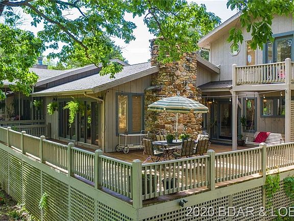 4th image of 215 Lake Valley Dr