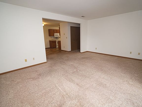 3rd image of 106 Joyce Dr #5