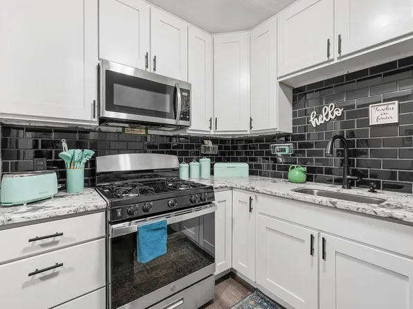 332 1st Ave S, South Saint Paul, MN 55075