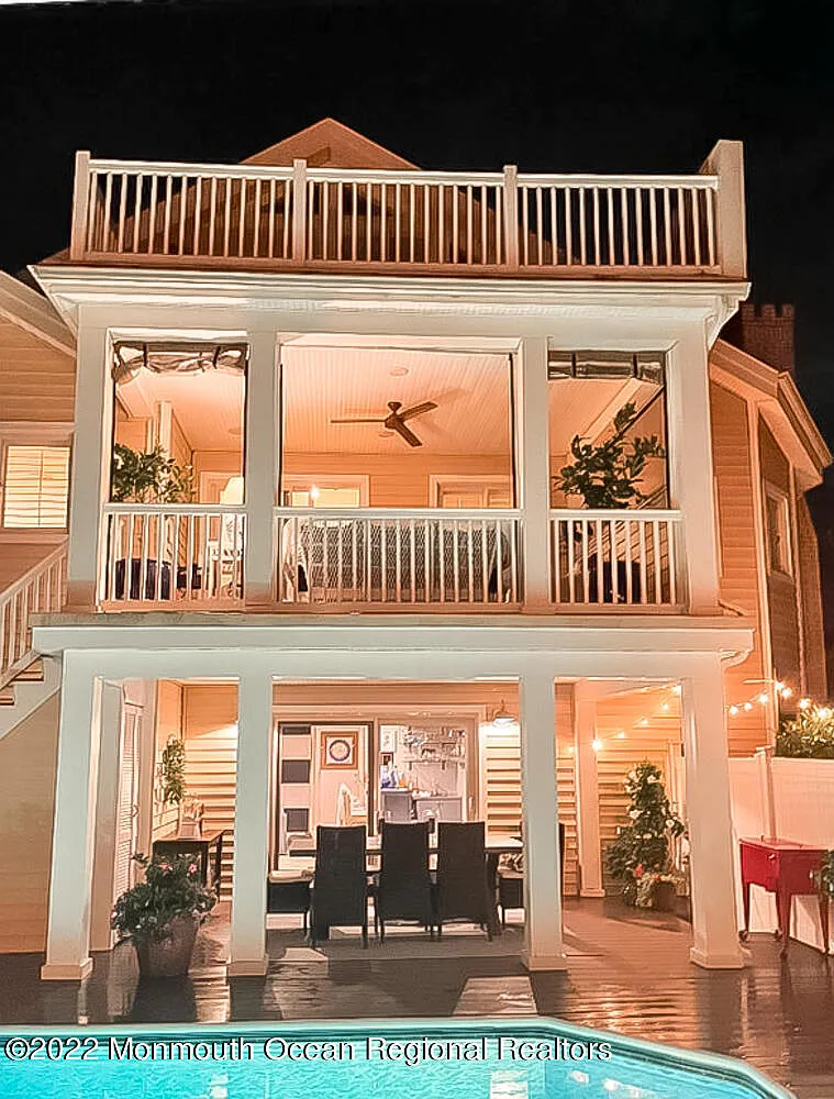 5 bed, 3727 sqft, $6,800 — Photo 1