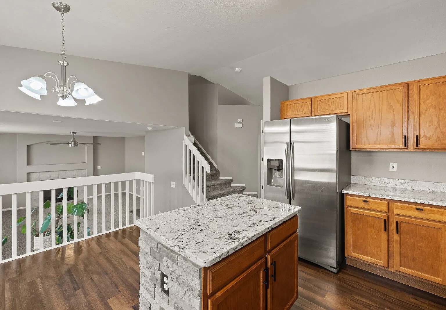 3 bed, 2.0 bath, 1816 sqft, $2,375 — Photo 4