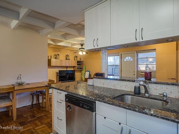 2nd image of 15058 Goethals Ave