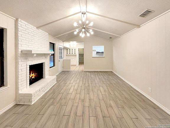 4th image of 414 DE SOTO DR